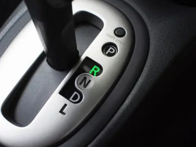 Qué es el significado de la letra L en la caja automática