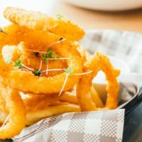 Aritos de papa, crocantes por fuera y tiernos por dentro: hacé este snack fácil, económico y adictivo
