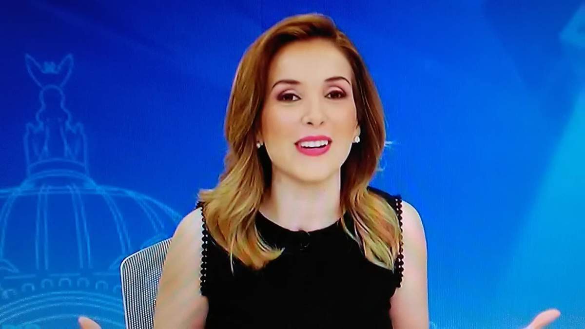 La periodista y conductora Azucena Uresti