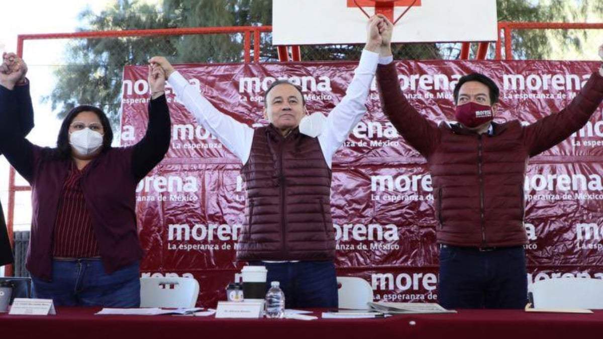 Alfonso Durazo (al centro) será el candidato de Morena al gobierno de Sonora