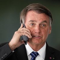 Mejor tarde que nunca: Jair Bolsonaro tardó cuatro días en felicitar a Gabriel Boric