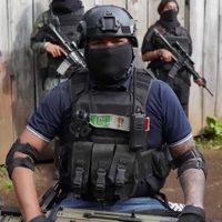 Detienen en Uruapan, Michoacán, a 13 presuntos integrantes del CJNG