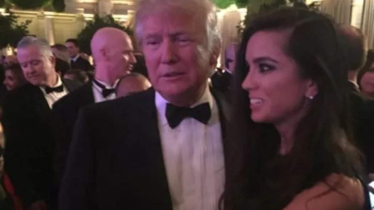Carolyn Adams con el expresidente de Estados Unidos, Donald Trump