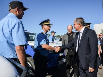 La Policía provincial recibió el incremento salarial que había anunciado Figueroa