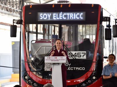 Ponen en marcha la primera línea del Metrobús 100% eléctrica en la CDMX