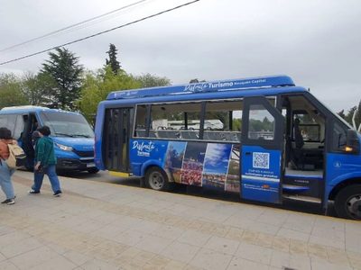 Paseos gratuitos en bus: otra forma de conocer Neuquén Capital