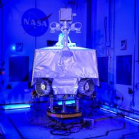 NASA cancela misión de explorador lunar por aumento en costos y demoras