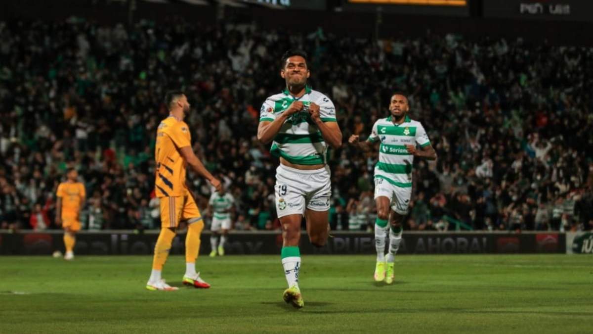 Eduardo Aguirre anotó el segundo gol de Santos
