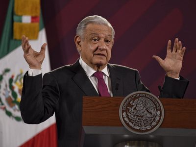 “¿Para quién trabaja?”, cuestiona AMLO al ministro Luis María Aguilar