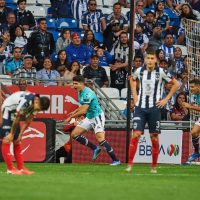 A Monterrey se lo empataron sobre el final y no levanta