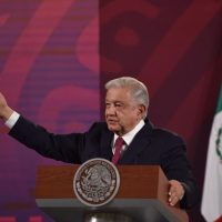 AMLO dice que en Ayotzinapa “claro que fue el Estado”... pero deslinda a Peña y Cienfuegos