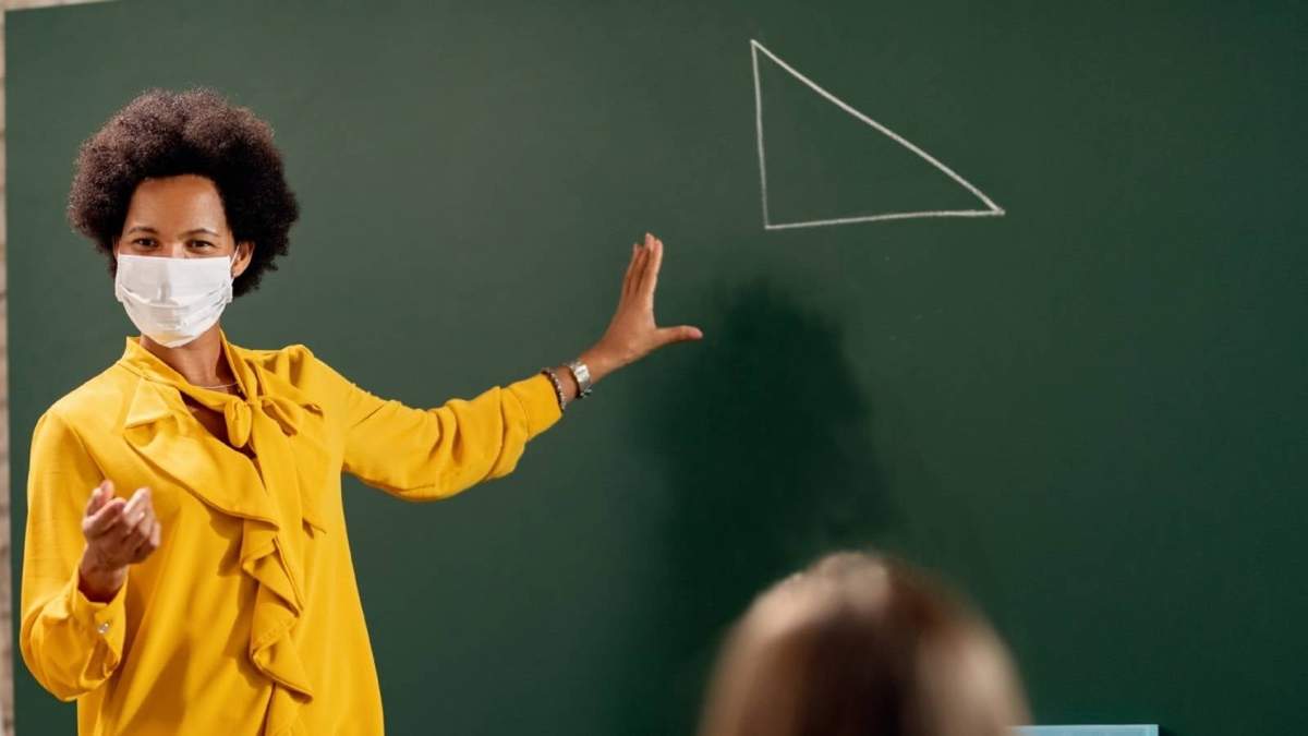 Los profesores tienen un papel central en las redes de transmisión de las escuelas, plantea el estudio