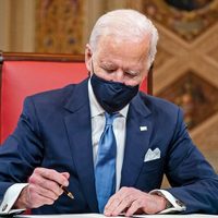 Joe Biden firma órdenes ejecutivas para abordar cambio climático
