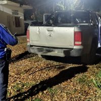 Acusaron a tres hombres por extorsionar a albañiles de Centenario para dejarlos trabajar