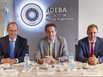 ¡Renegociación de la deuda! Bancos privados respaldaron la propuesta de Guzmán