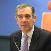 Tras aprobarse el Plan B de la reforma electoral, Lorenzo Córdova alerta contra el "mayoriteo"