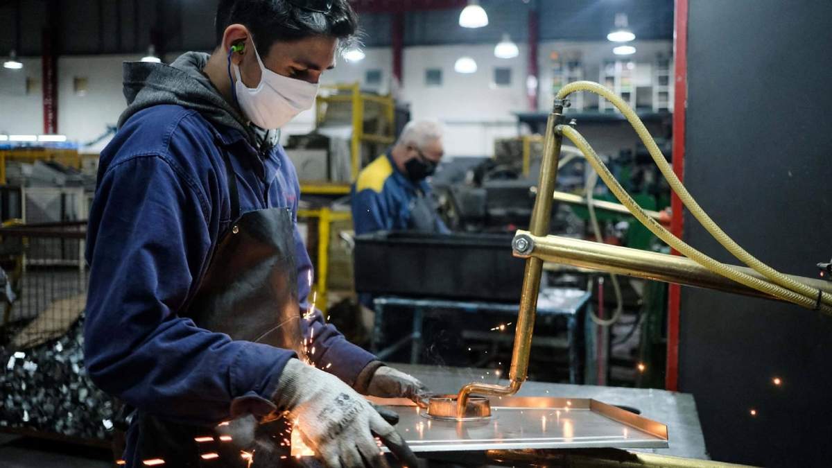 A través del Repro II, los trabajadores recibirán 22 mil pesos. Fuente; (Twitter)