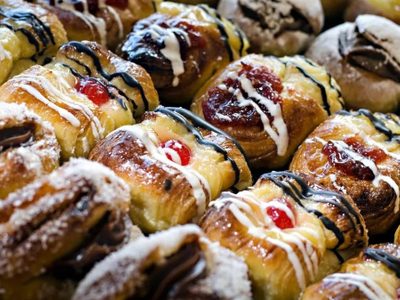 Facturas de leche, livianas y esponjosas con solo 1 huevo