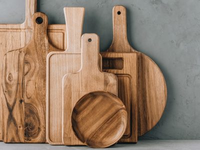 Hacé tus propios portamacetas con esas tablas de madera viejas de la cocina que pensabas tirar