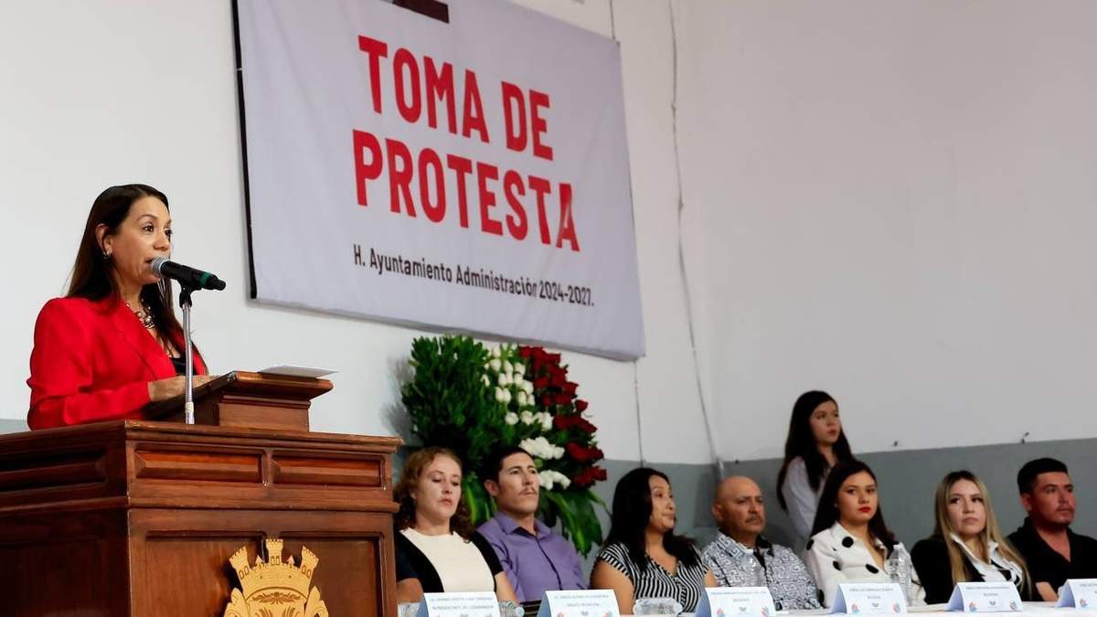 La alcaldesa de Santa María de los Ángeles, Minerva Robles Ortega
