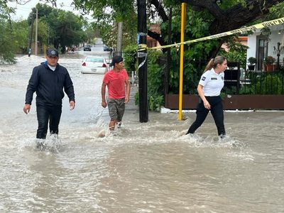Tormenta deja bajo el agua a Piedras Negras; Ejército activa el Plan DN-III