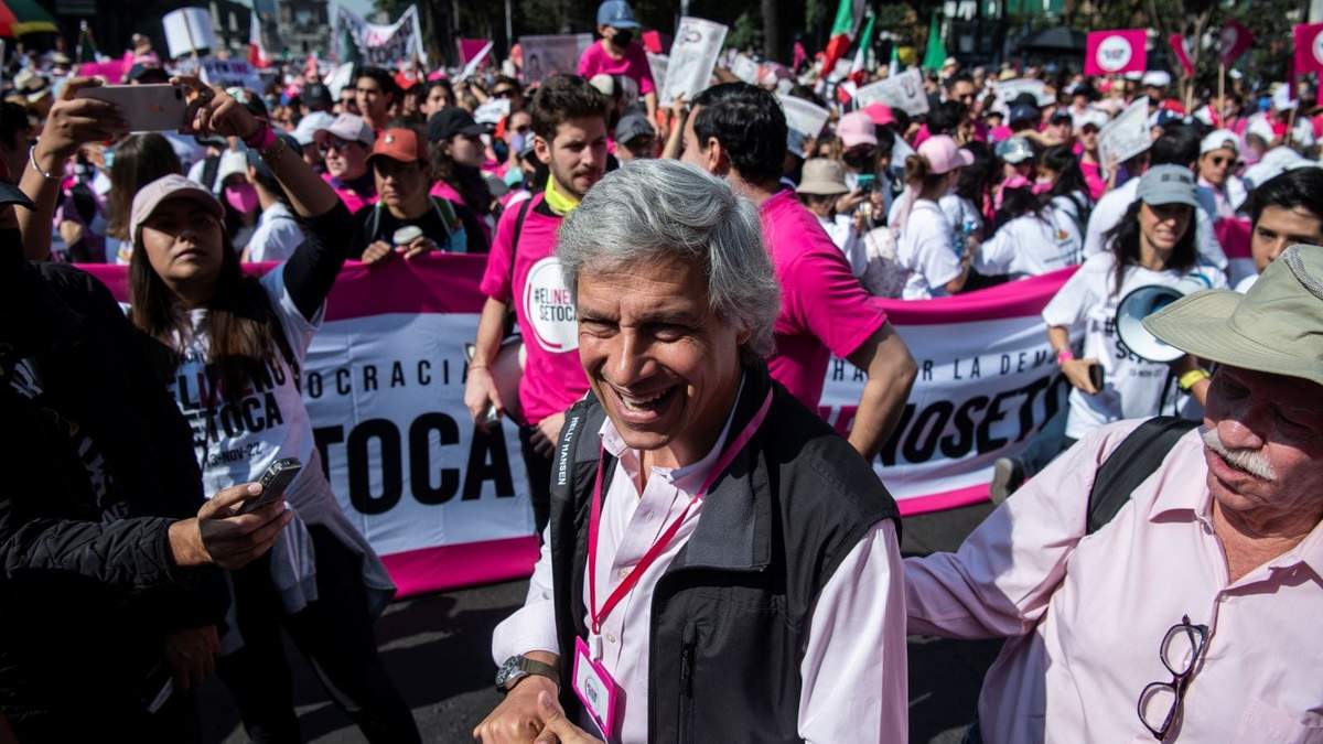 El empresario, en la marcha del 13 de noviembre en defensa del INE
