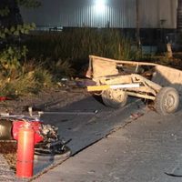 Conductor fue acusado de homicidio porque se desenganchó el carro de su camioneta y mató a un motociclista