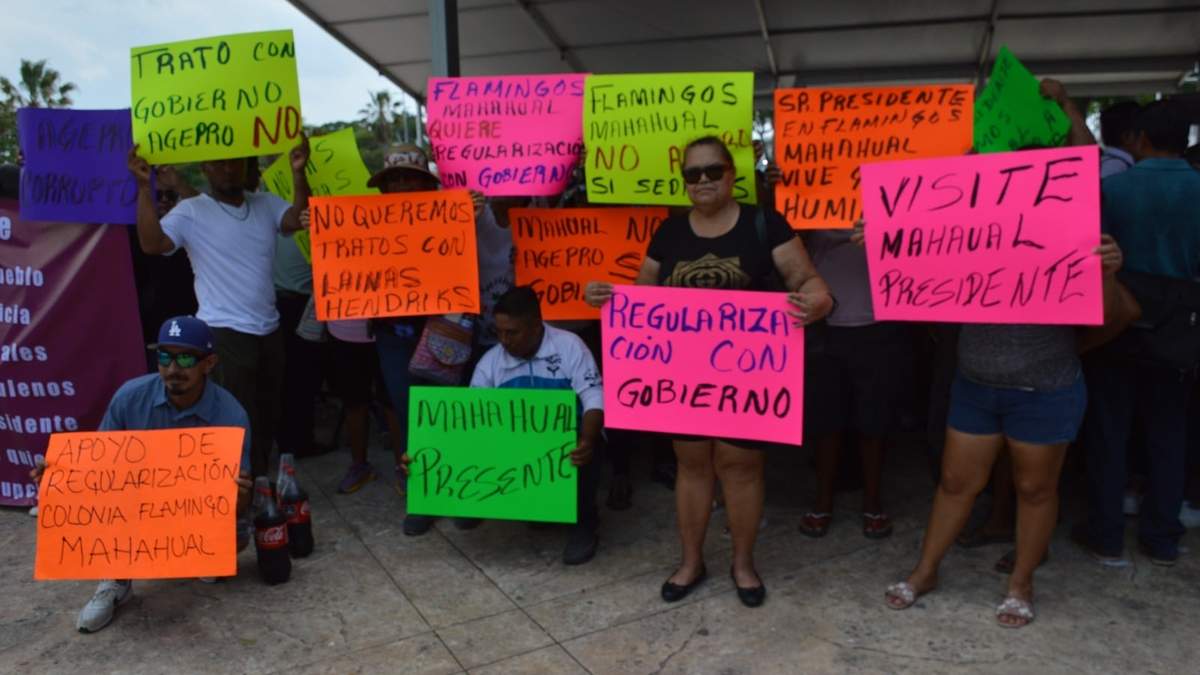 Protestas durante la visita de López Obrador a Quintana Roo