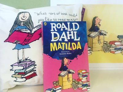 Editorial modificará los cuentos de Roald Dahl para eliminar adjetivos como “feo” o “gordo”