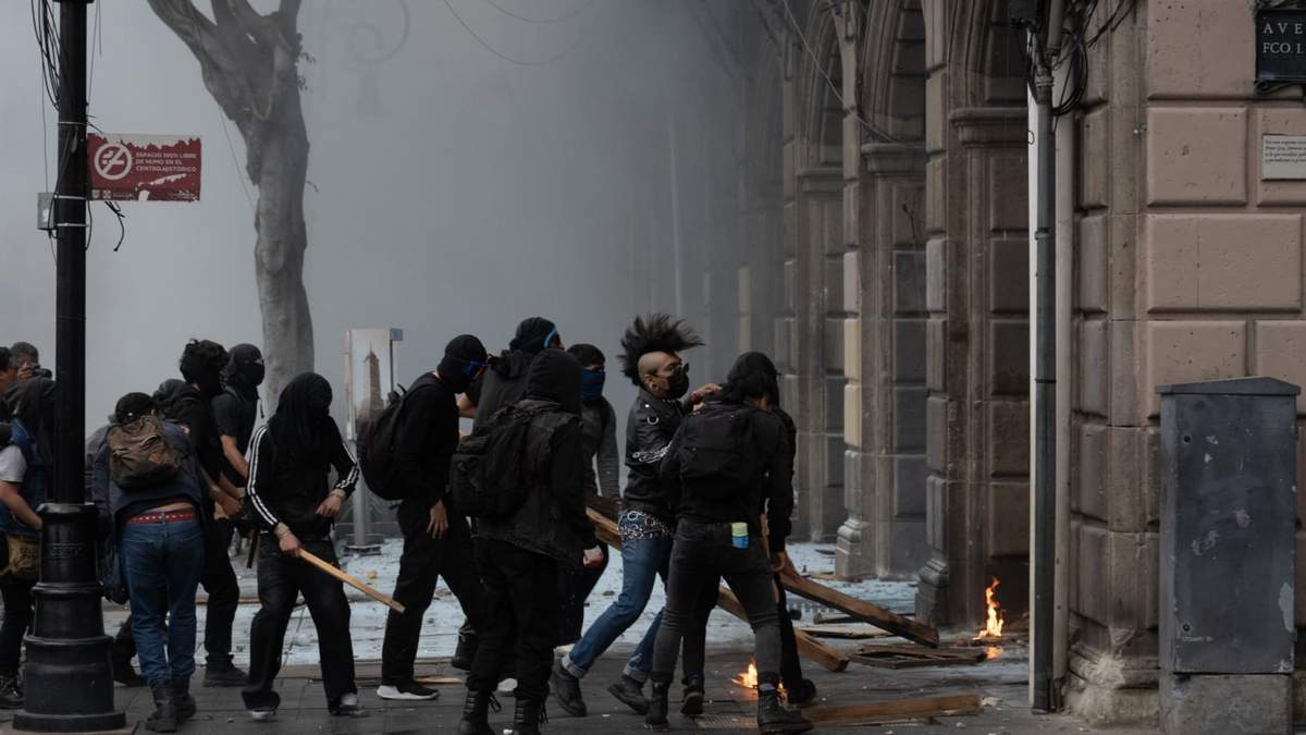 Destrozos durante marcha del 2 de octubre