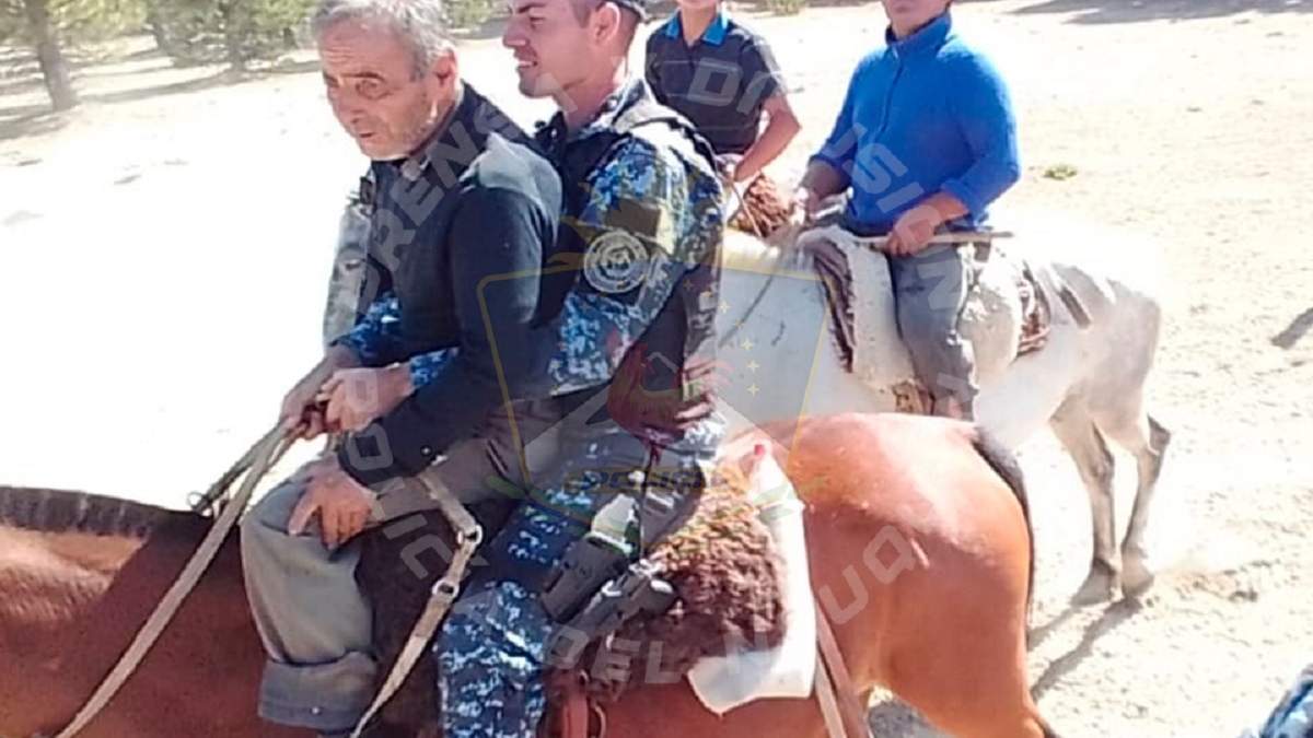 El criancero fue encontrado con vida por personal policial. Fuente (Policía de Neuquén)