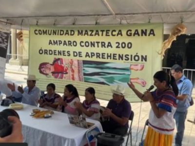 Amparan 50 indígenas mazatecos defensores contra 200 órdenes de aprehensión
