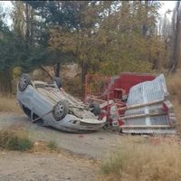 Una mujer volcó con su auto tras morder la banquina en la Avenida Mosconi de Plottier