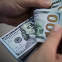 El dólar paralelo volvió a subir y ya acumula 35 pesos en lo que va del año
