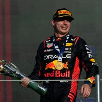 Verstappen, Hamilton y Leclerc suben al podio en el GP de México; Checo abandonó (Videos)