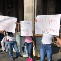 En demanda de recursos, estudiantes de la UAEM toman el Palacio de Gobierno de Morelos
