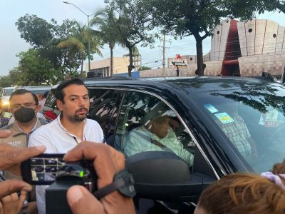 “El presidente no puede ser rehén de nadie”: manifestantes bloquearon dos horas a López Obrador
