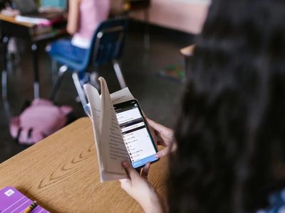 Adiós al celular en el aula: la provincia de Buenos Aires prohíbe su uso en escuelas primarias