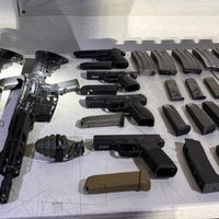 Aseguran armas, drogas y cientos de miles de pesos en penal de Culiacán