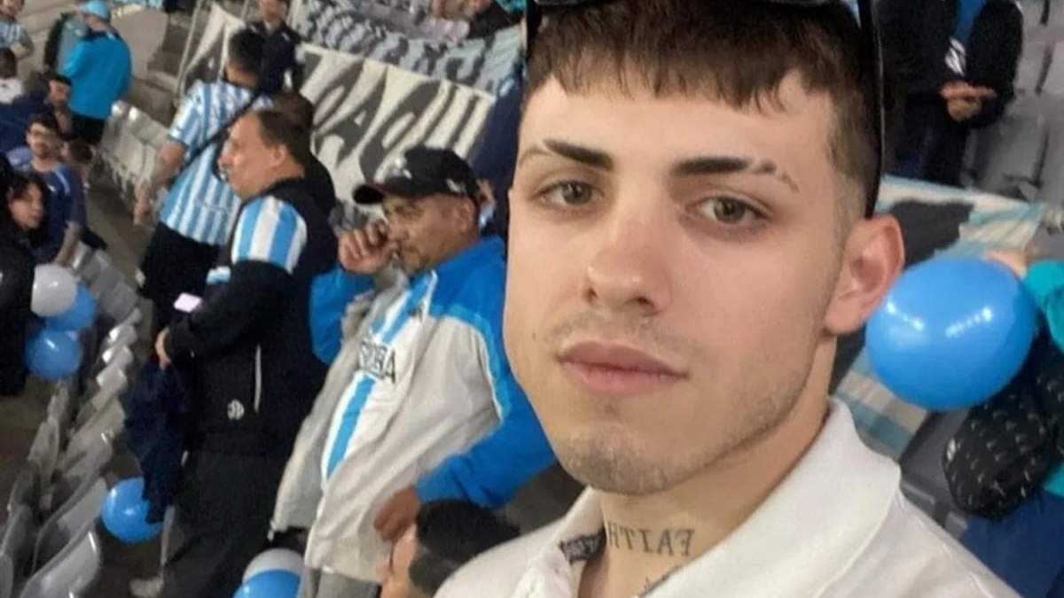 El hincha de Racing que viajó “a dedo” está nominado a los premios The Best.