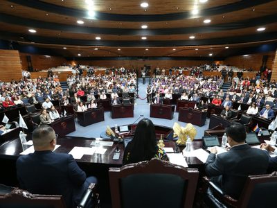Hidalgo prevé más gasto para remodelación de Congreso que en dormitorios para contingencias