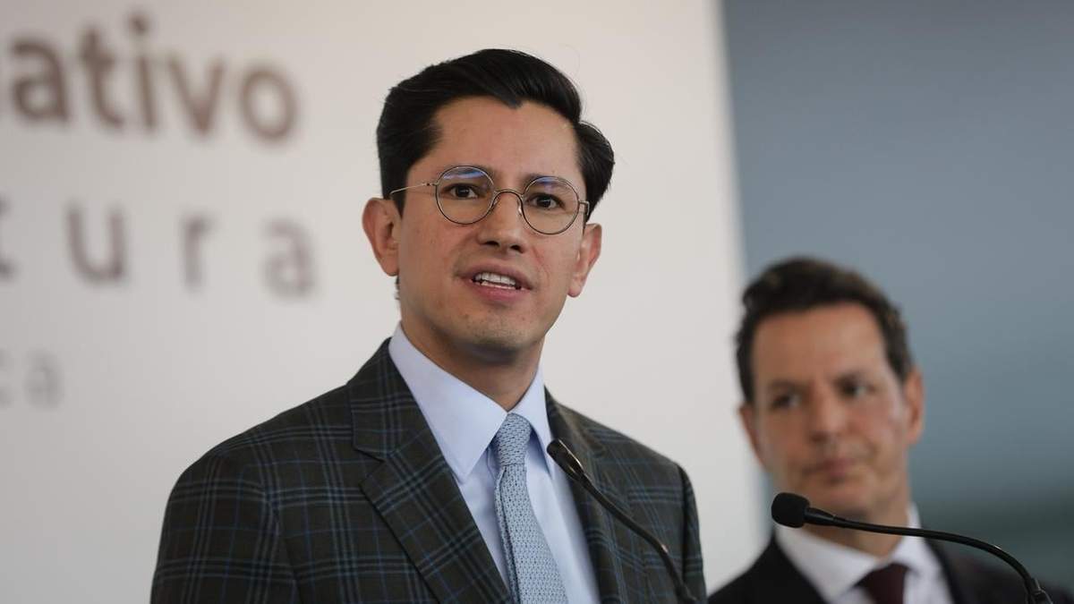 El secretario de Relaciones Exteriores, Roberto Velasco