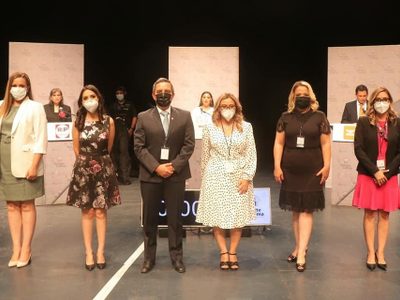 Debate de candidatos en Colima: Morán y Romero tunden a la morenista Indira Vizcaíno