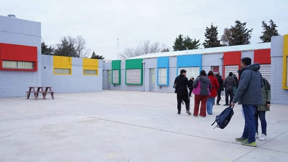 El edificio renovado de la escuela 207. Fuente: (Neuquén Informa)
