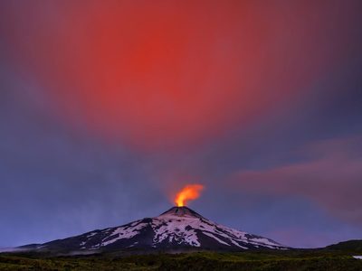 Incrementan el área de peligro del volcán Villarrica, aunque sigue en alerta técnico amarillo