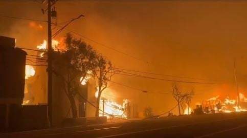 Casa de Carlos Vela se incendia en Malibú