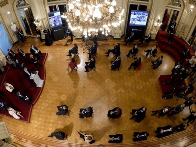 Los asesores del presidente se reunieron hoy para discutir la reforma judicial