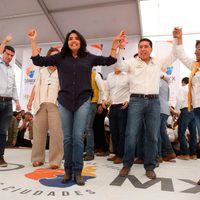 Reinan descalificaciones contra exgobiernos y Sheinbaum en arranques de campaña de Arriola y Barrales