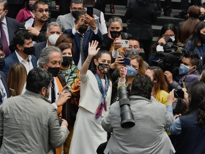 "No es tiempo ni de futurismos ni de agendas personales": Sheinbaum en su tercer informe