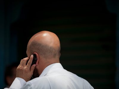 Llamar “calvo” a un hombre es acoso sexual, determina un tribunal británico